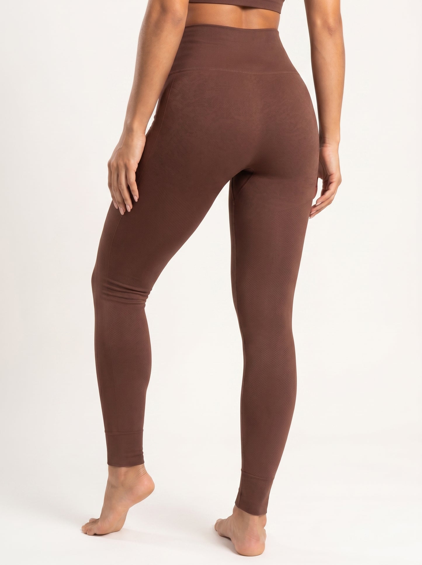 The Aura Series: Contour Seamless Knit Leggings
