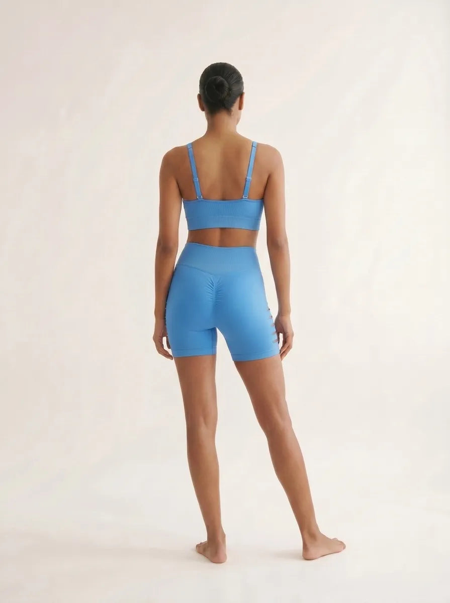 La serie Aura: pantaloncini modellanti cut-out