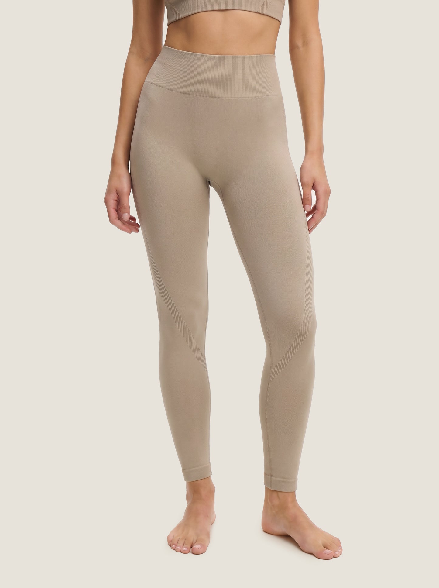 Die Aura Serie: Contour-Rib Leggings