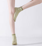 One Size Grip Yoga Ankle Socks